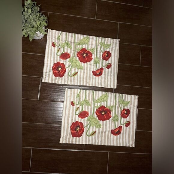 Pier 1 Imports Embroidered Americana Poppies Lumbar Pillow cover (2) - Picture 1 of 7